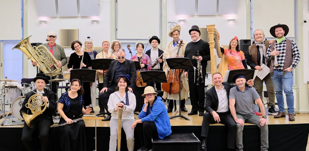 Gyermekotthonokban élő fiatalokat ajándékoztunk meg