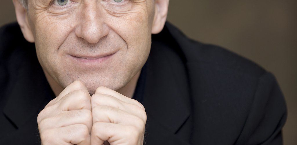 Kakaókoncert – ahogy Fischer Iván nyújtja át a művészetet a gyerekeknek