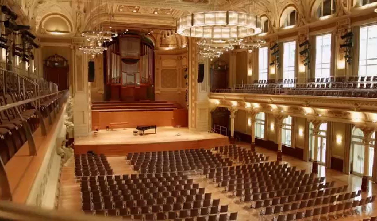 Historische_Stadthalle_Grosser_Saal_Wuppertal.jpg