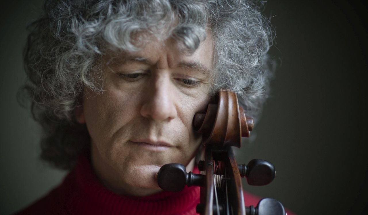 Isserlis_Steven_pc_Jean_Baptiste_Millot_1_300.jpg