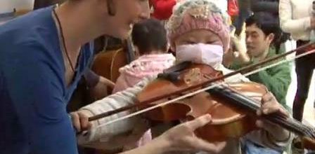 Hungarian virtuoso presented a „lunch recess concert” to highschool students