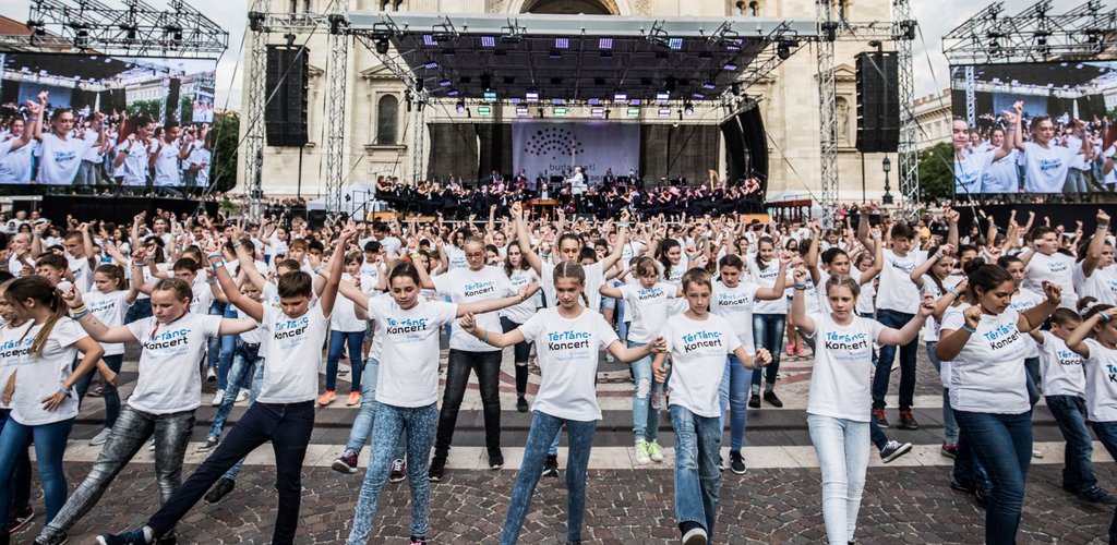 Dancing on the Square, “a dream from the days of old”