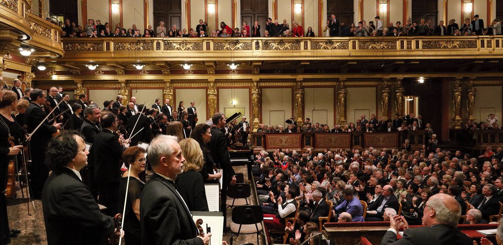 ”Completely stunned”: concert-goers seated on the stage at the Festival Orchestra’s concert in Vienna